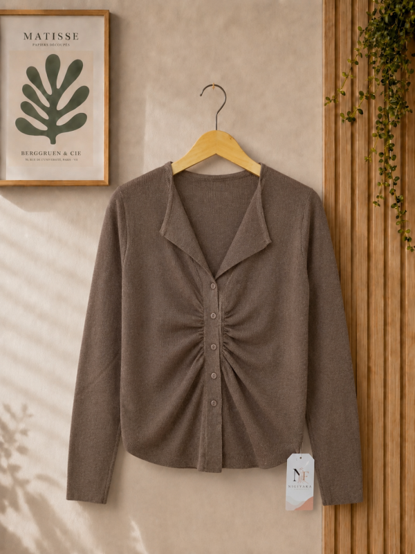 Nigiyaka Classic Blouse
